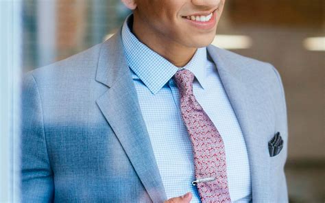 Step-by-Step Guide to Tying a Shirt Perfectly: Learn How to Tie Your Shirt Like a Pro!