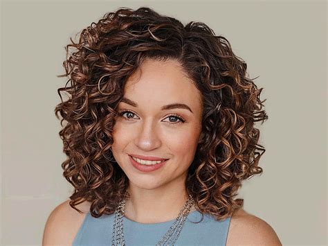 How To Put Shoulder Length Curly Hair Up