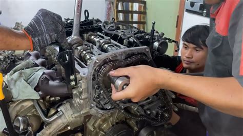 How To Replace A Cylinder Head On A Model