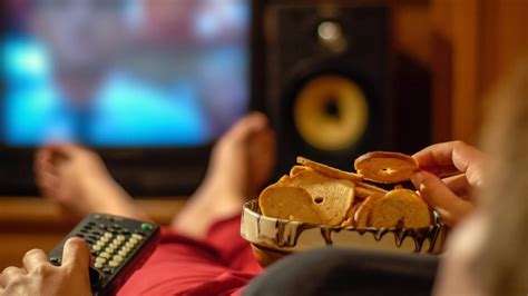 How To Stop Mindless Snacking While Watching Tv