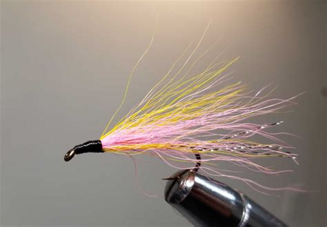 Learn How to Tie a Perfect Bucktail Every Time with these Easy Steps