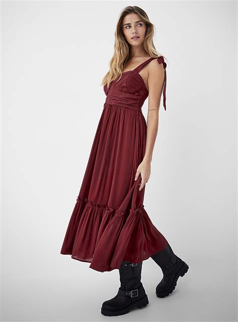 Step-by-Step Guide: How to Effortlessly Tie a Dress with Long Straps