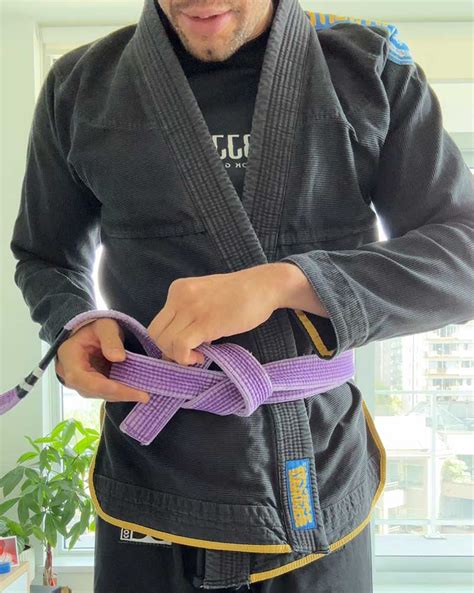Step-by-Step Guide: Learn How to Tie a Gi for Martial Arts and Jiu-Jitsu Practitioners
