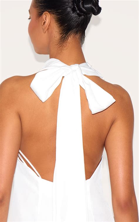 Step-by-Step Guide: Learn How to Tie a Halter with Ease