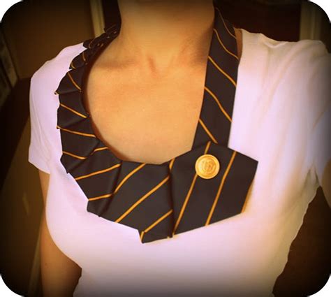 Step-by-Step Guide on How to Tie a Necklace in Different Styles