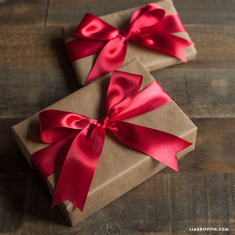 Step-by-Step Guide on How to Tie the Perfect Present Bow - A Must-Read Tutorial!