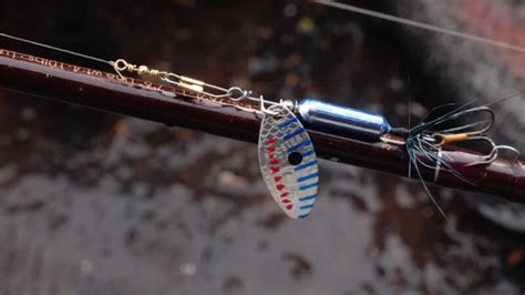 Step-by-Step Guide on How to Perfectly Tie a Rooster Tail: Achieve a Beautiful and Effective Fishing Lure