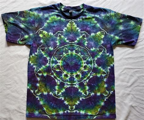 Step-By-Step Tutorial: How to Tie Dye a Mandala for Vibrant and Unique Looks