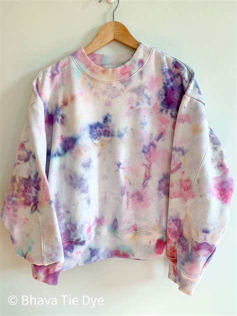 Step-by-Step Guide on How to Tie Dye a Sweater: Elevate Your Style with Unique Design Techniques