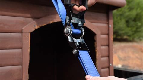 Mastering the Art of Securing Cargo: Step-by-Step Guide on How to Use a Tie Down Strap