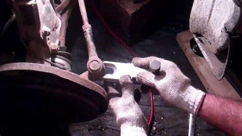 Expert Guide: How to Easily Use a Tie Rod Puller for Smooth Steering and Precision Control