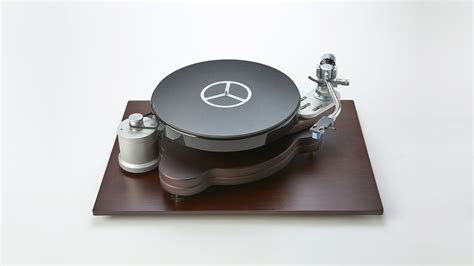 How Turntables are Traditionally Connected