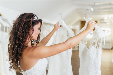How a bride can select her married dress