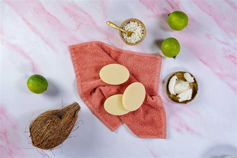 How to Apply a Solid Zero Waste Conditioner Bar