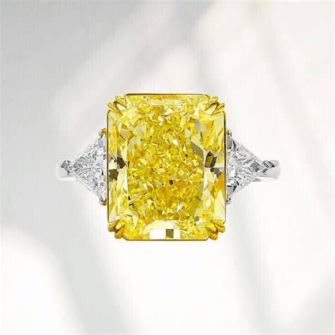 How to Check the Quality of Yellow Diamond Rings Before Purchase?