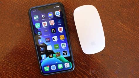 How to Connect a Mouse With Your iPhone