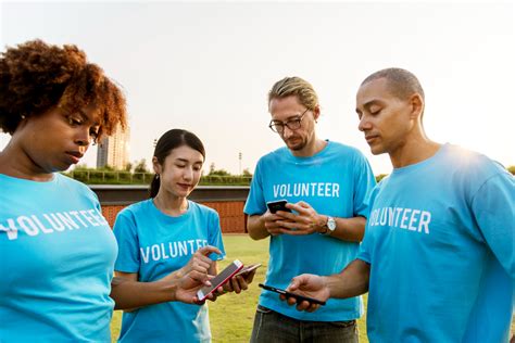 How to Get Involved in High School Volunteer Programs