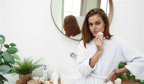 How to Incorporate Simple Cleanser into Your Routine