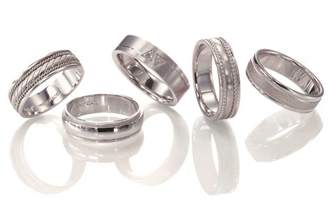 How to Select Platinum Wedding Band 
