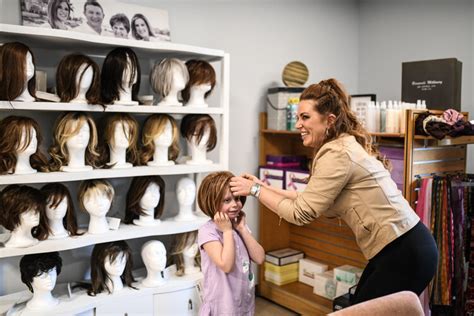 How to Vet Local Wig Shops and Stylists