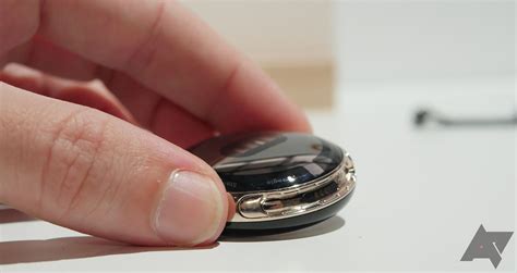 How to change bands on the Pixel Watch