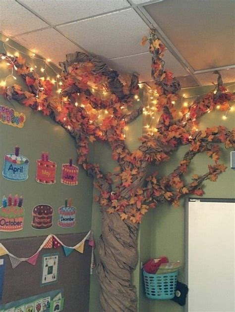 How to create a foliage wall display for fall