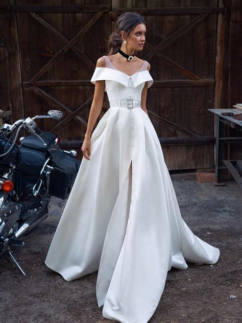 How to look stunning in a nuptial dress