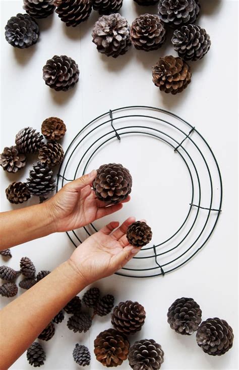 How to make a pine cone wreath