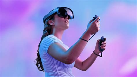 How to make the bubble chat visible to users playing in VR 