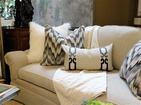 How to mix and match pillows on a sofa