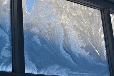 How to prevent frost on the inside of windows
