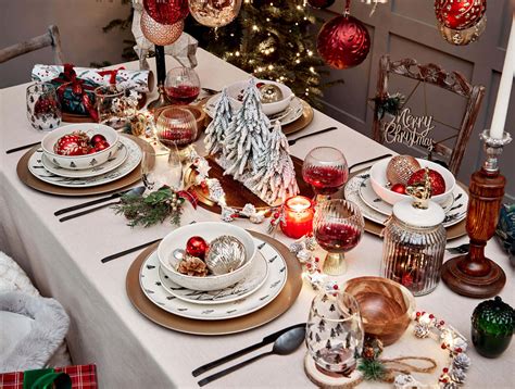 How to set a Christmas table step by step