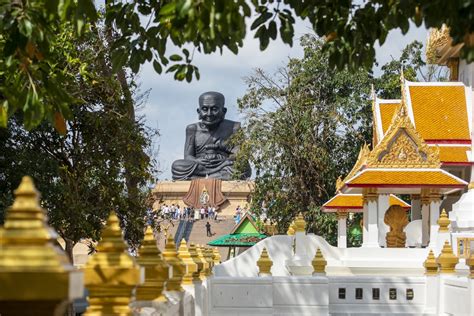 Huay Mongkol Temple