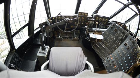 Hughes H-4 Hercules Cockpit: A Comprehensive Guide to the Aircraft's Cockpit