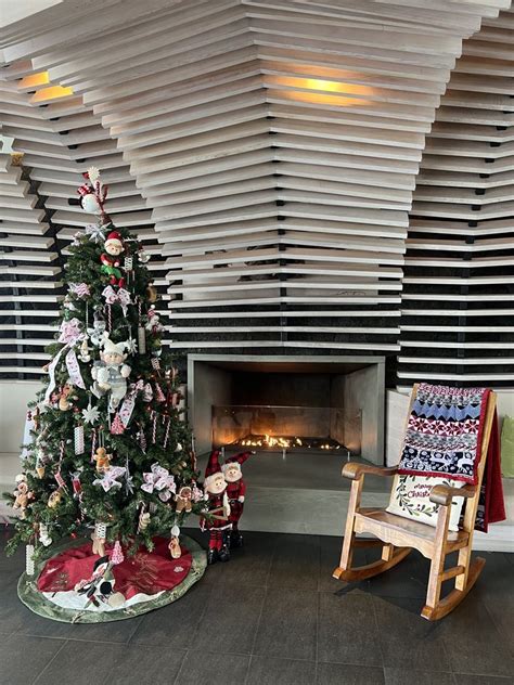 Menu for Hula Lounge Lobby Bar in Hilo, HI | Sirved