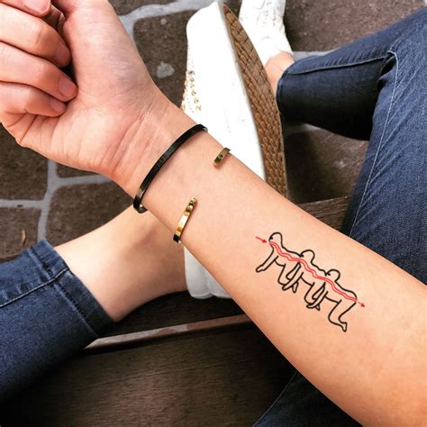 50 Tausendfüßler Tattoo Designs für Männer Insekt Tinte