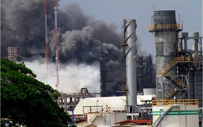 Human Toll Of Pemex Oil Refinery Fires