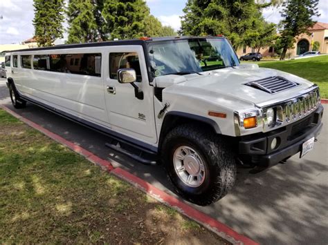 Hummer limo exterior