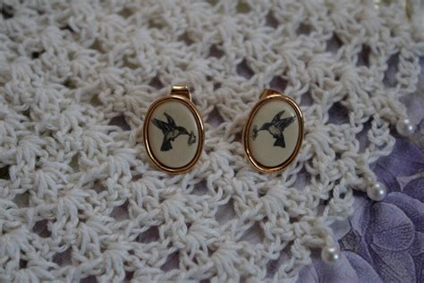 Download Hummingbirds Cameo