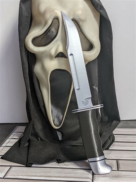 Hunting Knife Ghostface