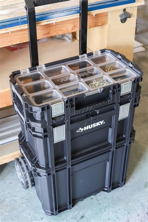 The Ultimate Storage Solution for Every DIY Enthusiast - Grab Your Husky Rolling Tool Box Now!