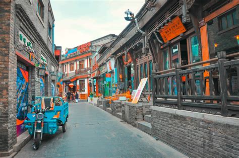 Hutong Walk: Discovering a Hidden Buddhist Temple in Beijing