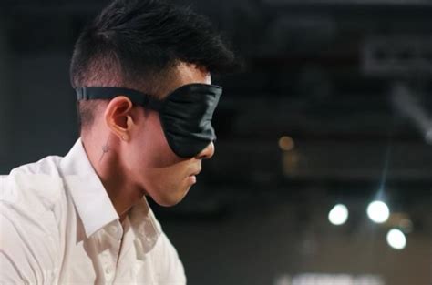 I'm a Master Chef: Man Cooks Dinner Blindfolded