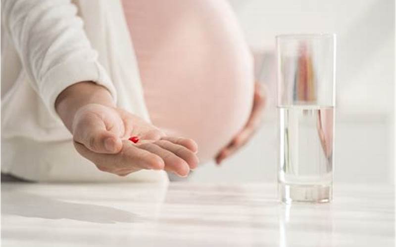 Ibu Hamil Minum Suplemen Prenatal