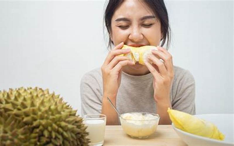 Ibu Menyusui Makan Durian