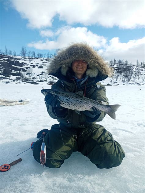Ice Fishing Safari