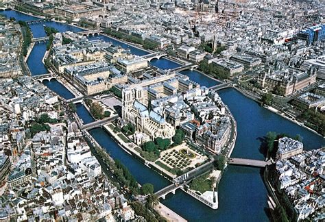 Ile de la Cite Landmarks