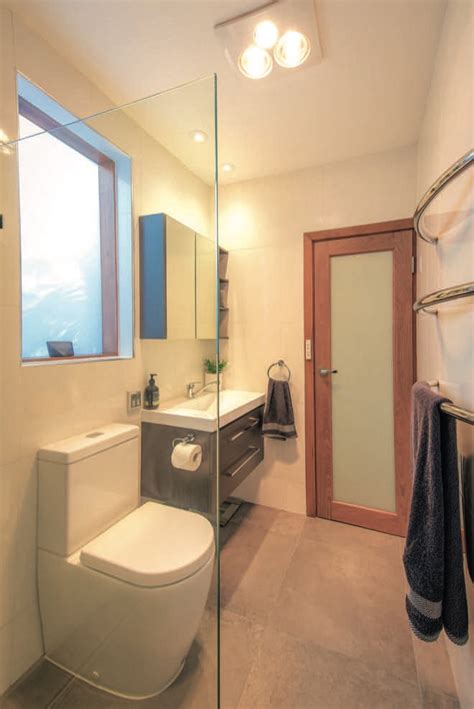 Illusion of Space in Small Bathroom