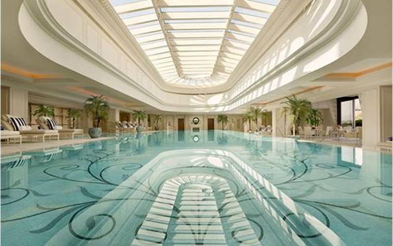 Image Of A Luxurious Swimming Pool