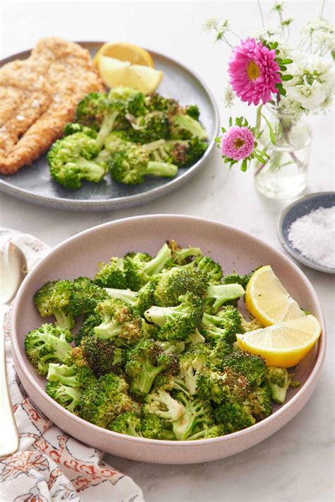 Cooked Broccoli with Lemon Wedges